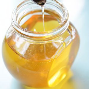 Honey (16759909410).jpg